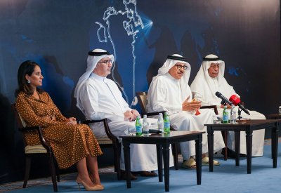وزير الخارجية يدشن خطة الوزارة لتكافؤ الفرص والتوازن بين الجنسين ويشيد بإنجازات المرأة في العمل الدبلوماسي