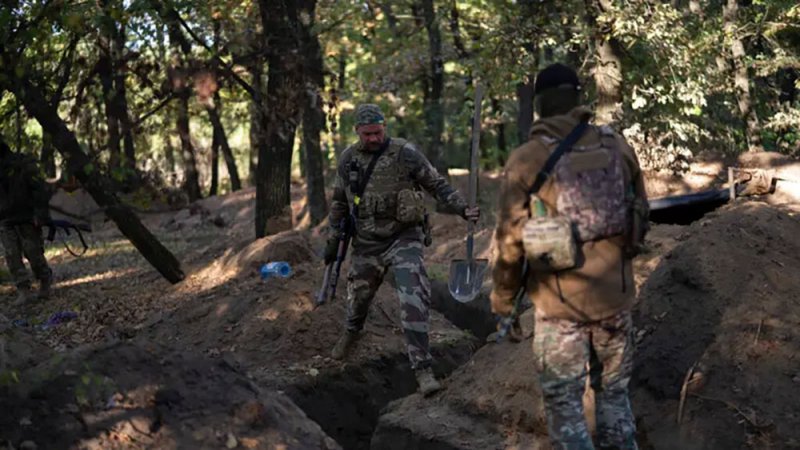 أوكرانيا: روسيا تسحب قواتها قبالة خيرسون على ضفة نهر دنيبرو