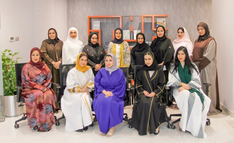 "معهد التنمية السياسية" يكرم موظفاته بمناسبة يوم المرأة البحرينية