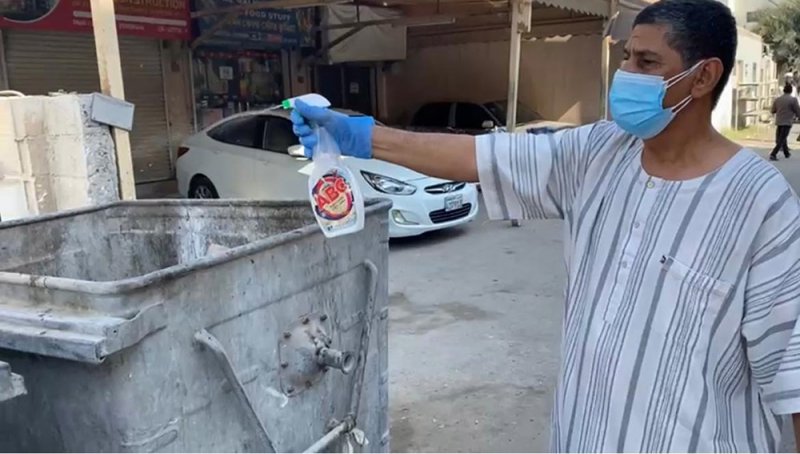 هجوم شرس من البعوض على المالكية.. ومواطنون يرشّون الحاويات