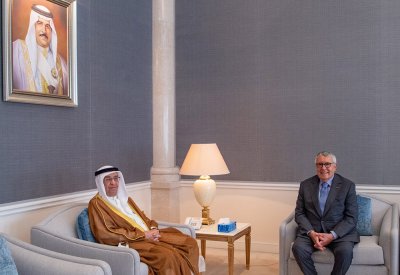 سمو الشيخ محمد بن مبارك آل خليفة يستقبل محمد بن عيسى عضو لجنة تحكيم جائزة عيسى لخدمة الإنسانية