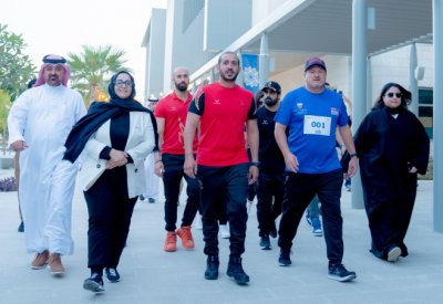 خالد بن حمد يطلق شارة الإنطلاقة للسباق السنوي الرابع لوزارة شؤون الشباب والجامعة الأمريكية