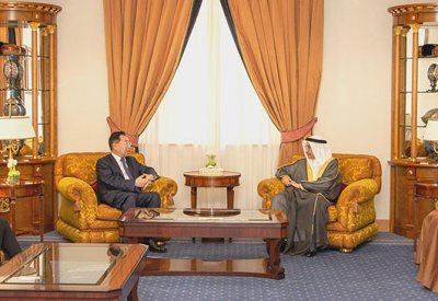 خالد بن عبد الله: احتواء المملكة للجائحة يعكس نجاح البرنامج الوطني للتطعيم والقرارات الصائبة للفريق الوطني