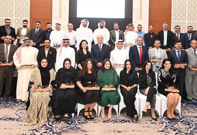بنك البحرين الوطني يكرم موظفيه من ذوي الخدمة الطويلة