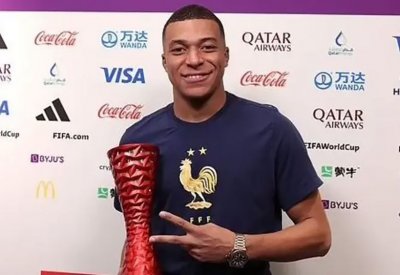 مبابي يرفض "الكحول" .. وفيفا يعاقبه
