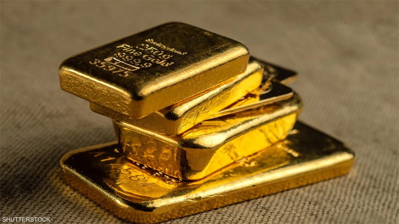لهذه الأسباب.. الذهب يتماسك فوق 1800 دولار للأونصة