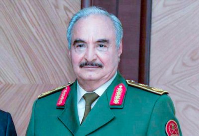 خليفة حفتر يتمسك بالترشح لرئاسة ليبيا