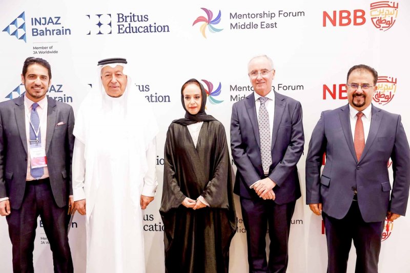 سمو الشيخة حصة: الإرشاد والتوجيه يوفر للجميع فرصا قيمة لتطوير وصقل مهاراتهم