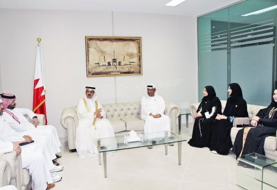 رئيس مركز الأرشيف الوطني يستقبل وفد جائزة خليفة التربوية