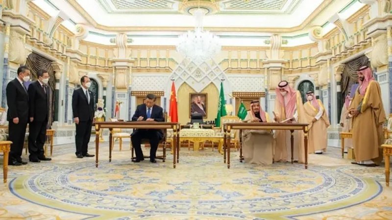 الملك سلمان ورئيس الصين يوقعان اتفاقية الشراكة الاستراتيجية الشاملة