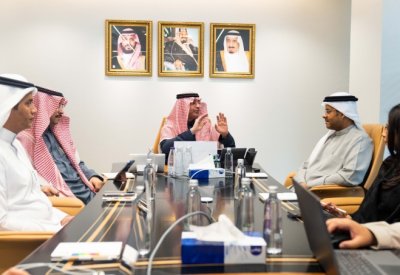 الرئيس التنفيذي لمركز الاتصال الوطني يزور مركز التواصل الحكومي السعودي