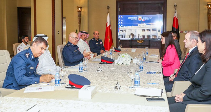 رئيس الأمن العام يبحث مع مساعد مفوض الجمارك الأمريكية عددا من مجالات التعاون المشترك