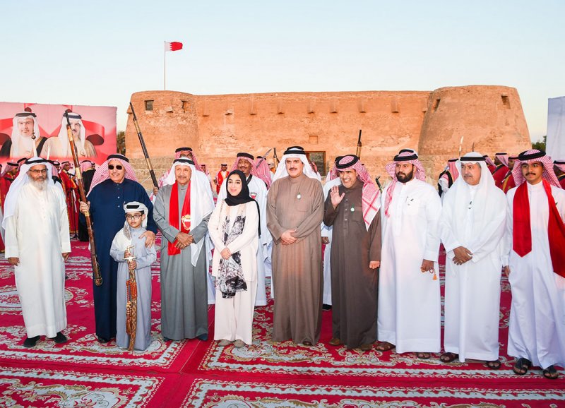 محافظة المحرق تحتفل بالأعياد الوطنية المجيدة