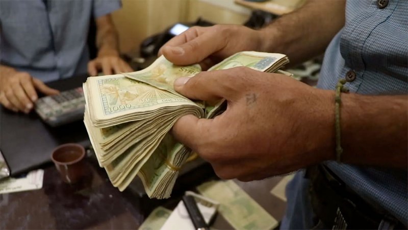 الليرة السورية تسجل تدهورا قياسيا جديدا بالسوق غير الرسمية