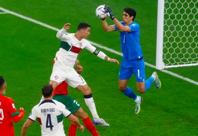 رقم تاريخي جديد لبونو في كأس العالم