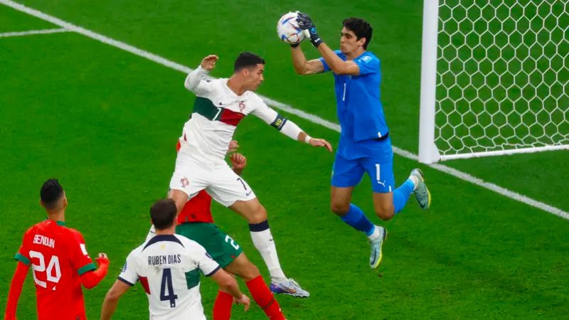 رقم تاريخي جديد لبونو في كأس العالم