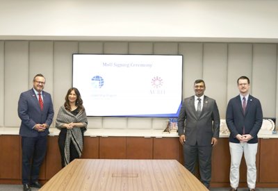 شراكـات ثقافيـة تعليميـة بيـن “الجامعـة الأميركية” بالبحرين و“خريجي برنامج الزائر الدولي”