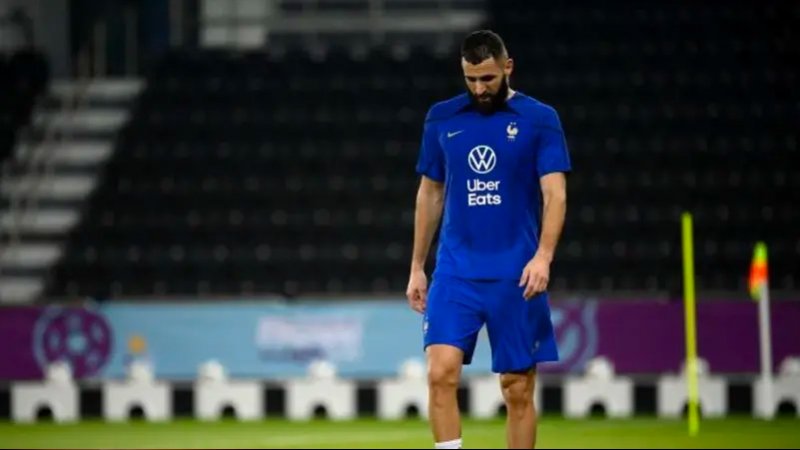 بنزيمة داعمًا فرنسا قبل لقاء المغرب: أنا خلفكم