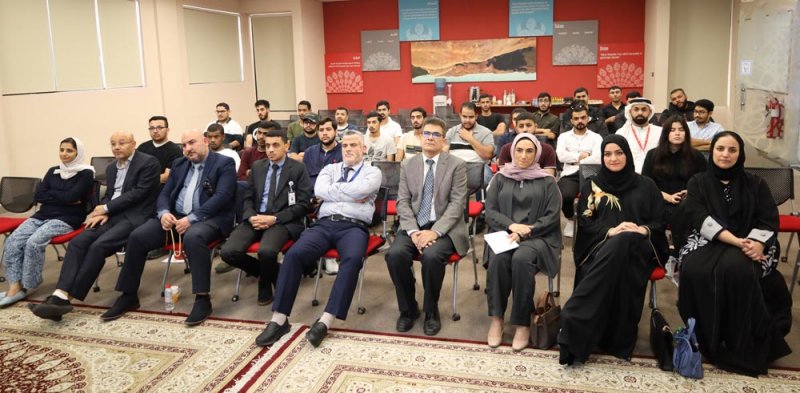 جامعة البحرين تدعو طلبتها لاكتساب المهارات الرقمية والوظيفية