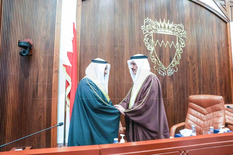 رئيس البرلمان ووزير المجلسين من الحد