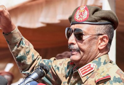 البرهان: الجيش السوداني لن يأتمر إلا لحكومة منتخبة
