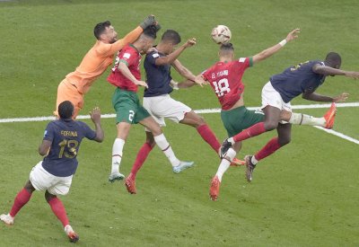 المغرب تودع كأس العالم بخسارة من فرنسا