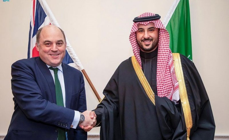 السعودية وبريطانيا توقعان خطة التعاون الدفاعي بين البلدين