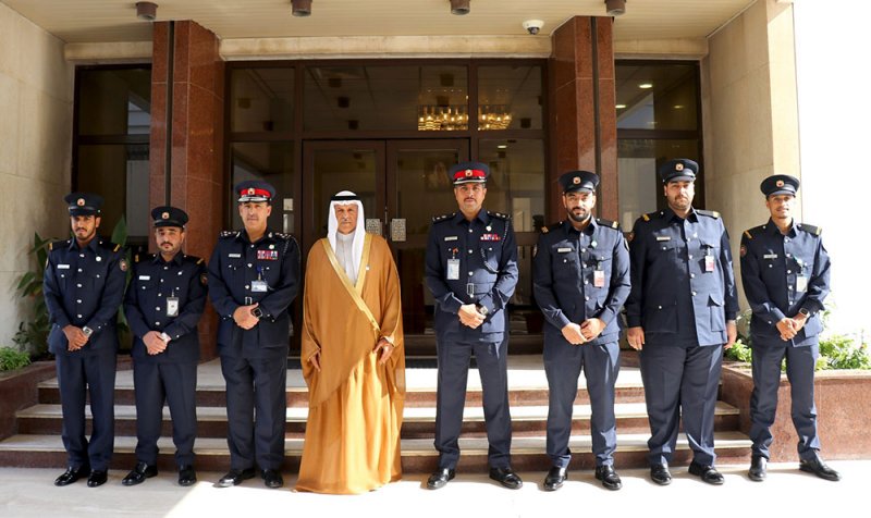 وكيل وزارة الداخلية لشؤون الجنسية والجوازات والإقامة يكرم عدداً من منتسبي إدارة المنافذ لضبطهم جوازات سفر مزورة وحالات انتحال شخصية