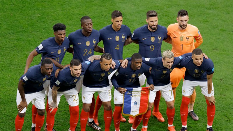 الإنفلونزا تضرب منتخب فرنسا قبل نهائي المونديال
