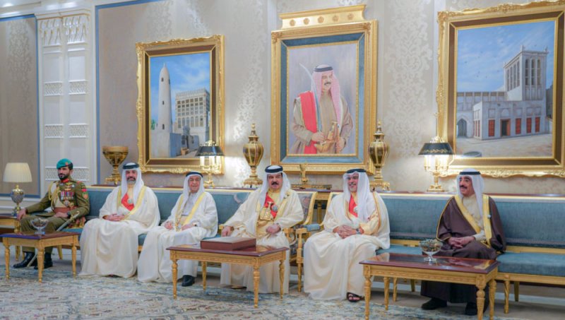 جلالة الملك المعظم يستقبل أعضاء مجلس العائلة المالكة الكريمة