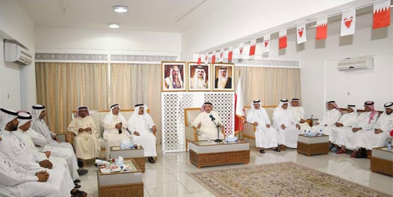 مجلس محافظة المحرق الإسبوعي يحتفل بالأعياد الوطنية