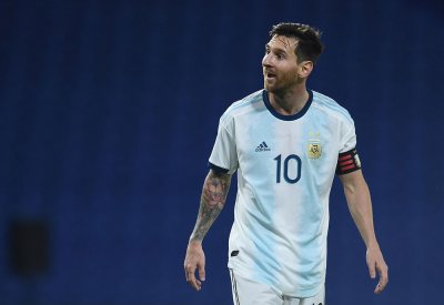 فاز بكل الألقاب باستثناء الأغلى.. أرقام تتحدث عن مسيرة ميسي