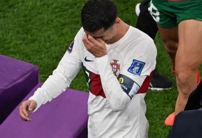 رغم ما حدث.. أسطورة مان يونايتد يتحدث عن "دموع رونالدو"