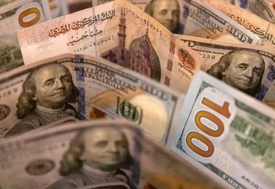توقف المضاربات على الدولار في مصر يربك حسابات السوق السوداء