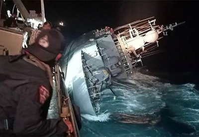 غرق سفينة تايلاندية.. تفاصيل 12 ساعة من البحث