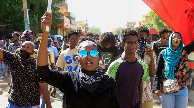 السودان...انتشار أمني كثيف واحتجاجات جديدة مطالبة بالمدنية