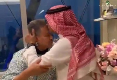 بالفيديو: رابح صقر يزور محمد عبده ويطمئن جمهوره على حالته الصحية