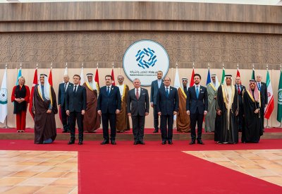 وزير الخارجية يترأس وفد مملكة البحرين لمؤتمر بغداد للتعاون والشراكة