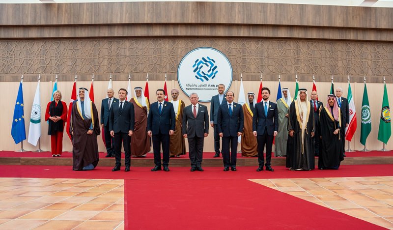 وزير الخارجية يترأس وفد مملكة البحرين لمؤتمر بغداد للتعاون والشراكة