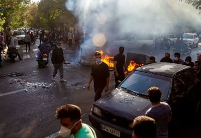 تواصل التظاهرات في إيران وعدد الضحايا يتخطى 500