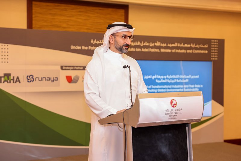 وزير الصناعة يفتتح حدث "تصدير الصناعات التكميلية ودورها في تعزيز الاستدامة البيئية العالمية"