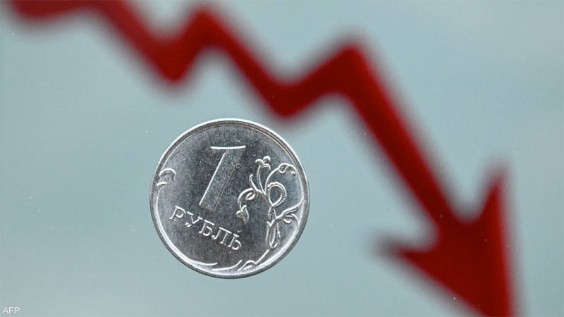 الروبل الروسي يتراجع لأدنى مستوى أمام الدولار منذ مايو