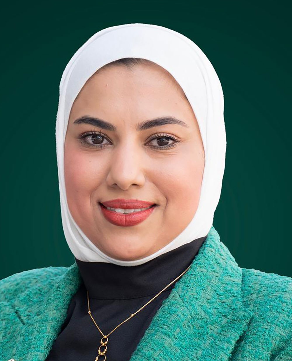الاخصائية خديجة العويناتي