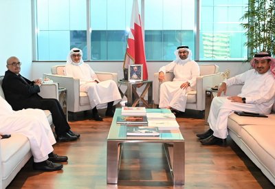 وزير الصناعة والتجارة يجتمع برئيس مجلس إدارة جمعية البحرين لشركات التقنية "بِتِك"