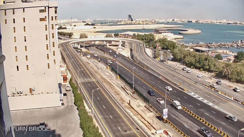 بالصور: افتتاح أول جسر للدوران العكسي في البحرين ضمن أعمال مشروع تطوير شارع الفاتح