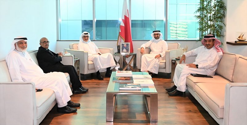 وزير الصناعة والتجارة يجتمع برئيس مجلس إدارة جمعية البحرين لشركات التقنية "بِتِك"