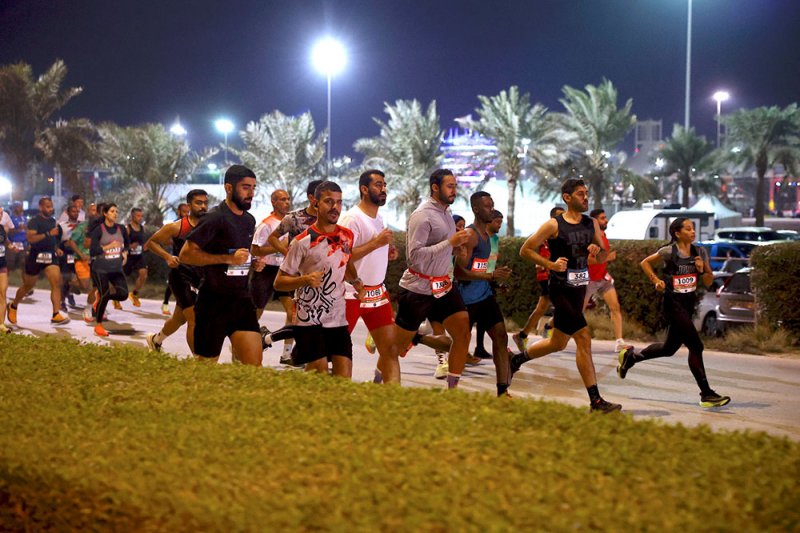 بن جلال: رعاية جلالة الملك المعظم لسباق نصف ماراثون البحرين الملكي الليلي عامل أساسي للنجاح