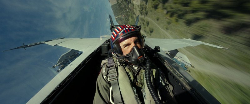 Top Gun في المقدمة