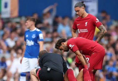 ليفربول يصرف ربع مليار.. وما زال صلاح يحمله على كتفيه