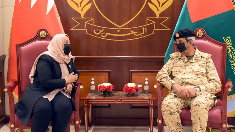 القائد العام يستقبل وزيرة الصحة